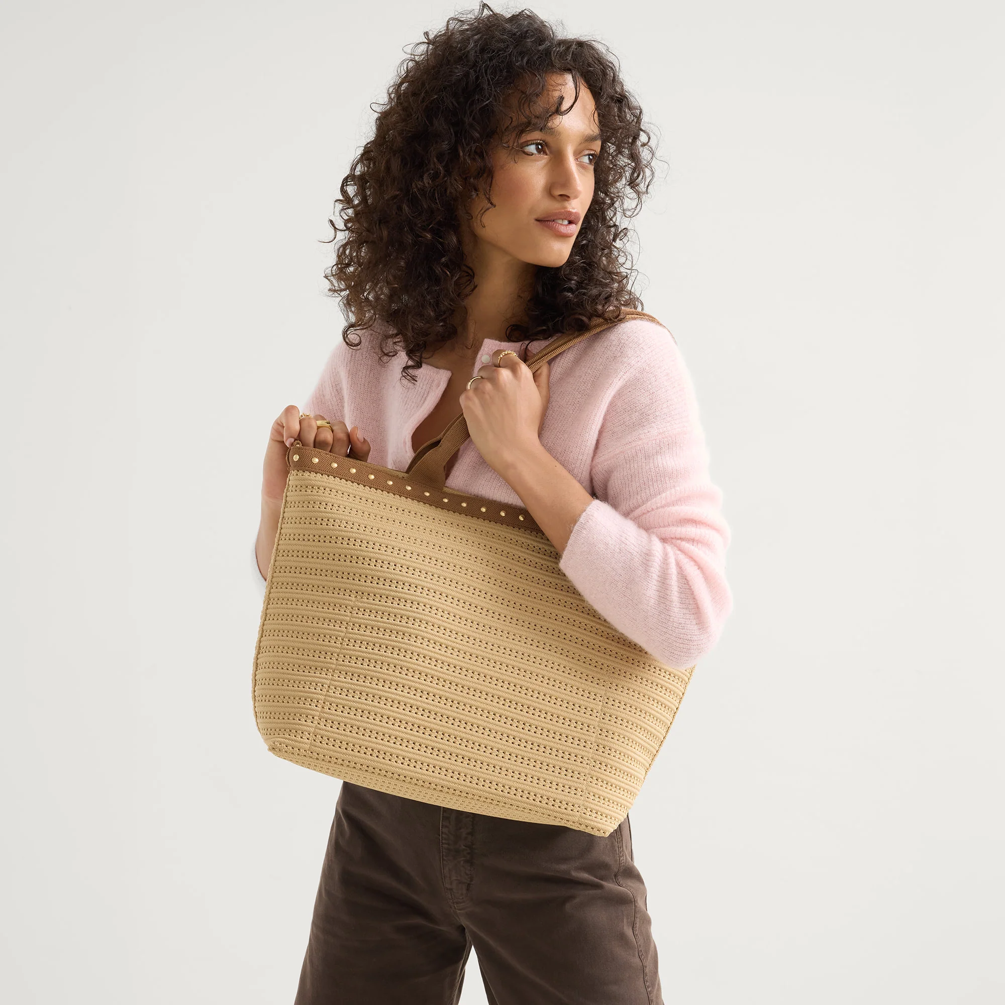 The Lightweight Zip Tote - Brown Butter Crochet - Image 3