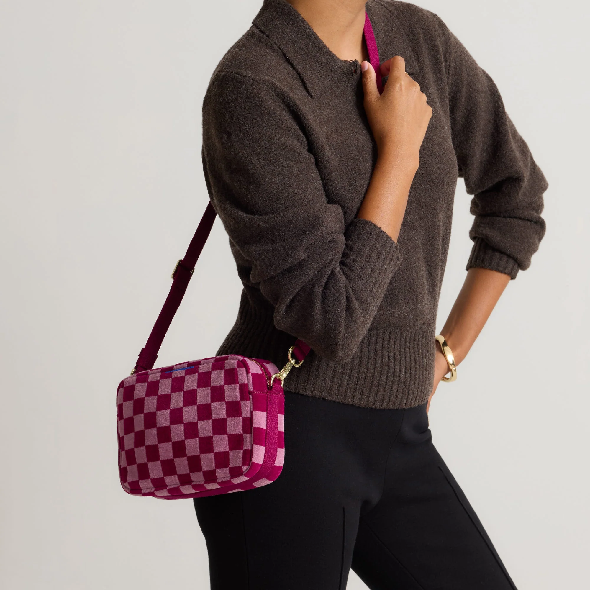 The Crossbody Camera Bag - ReVelvet™ Orchid - Image 3